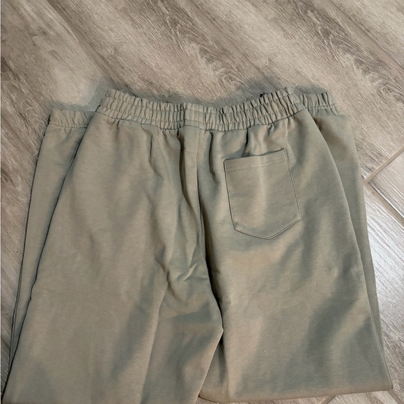 Gymshark Women’s Campus Classic Jogger Size Small Oversized Stone Grey NEW - Picture 4 of 5